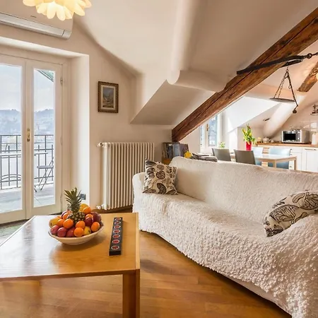 Attico Vista Daire Como